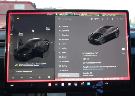 2026 Tesla Model Y Long Range Dual Motor All-Wheel Drive z USA, uszkodzony, nr VIN 7SAYGDED2TF389590